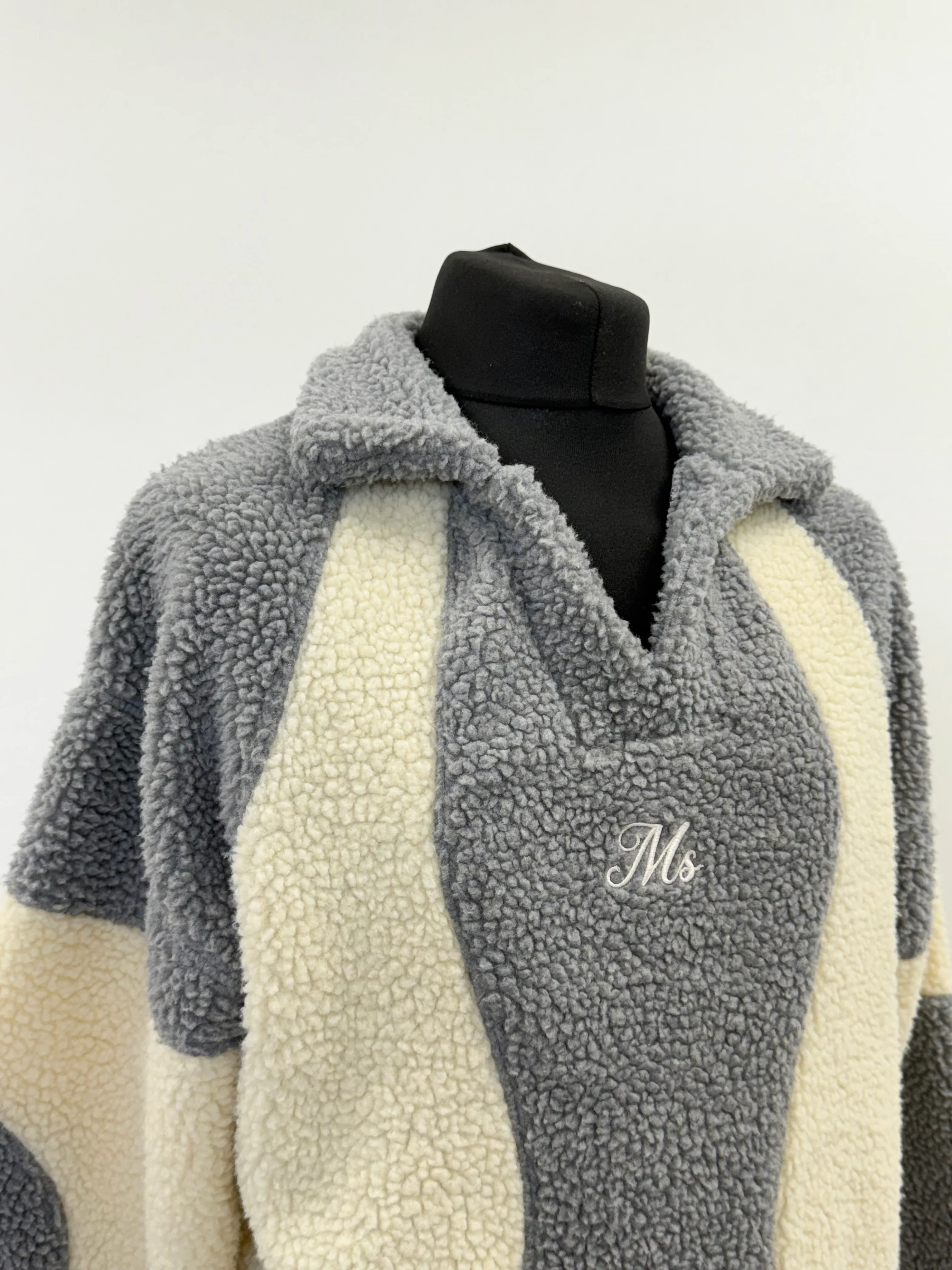 Beige & Grey Two Tone V Collar Fleece. - Image 4