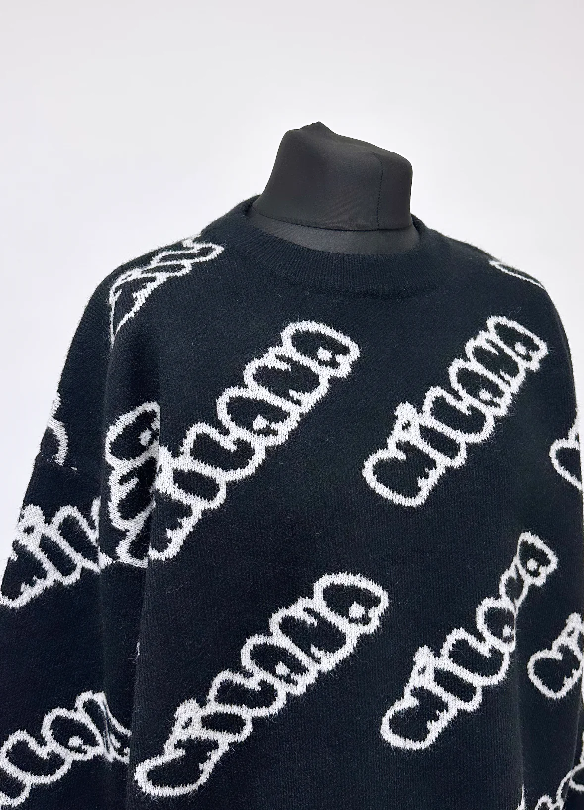 Black Bubble Heavyweight Knit Sweatshirt. - Image 4