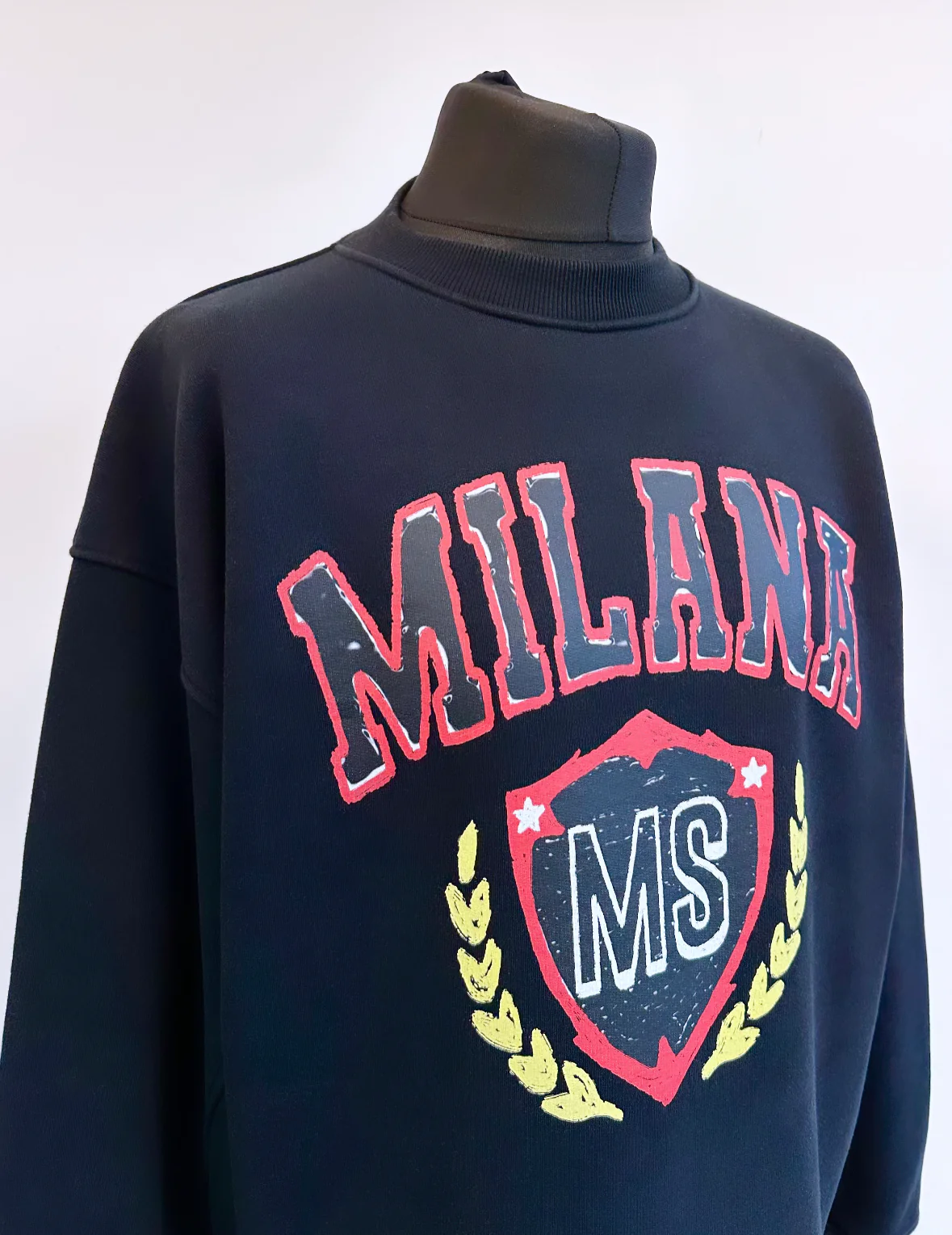 Black Heavyweight Crest Open Hem Sweatshirt. - Image 4