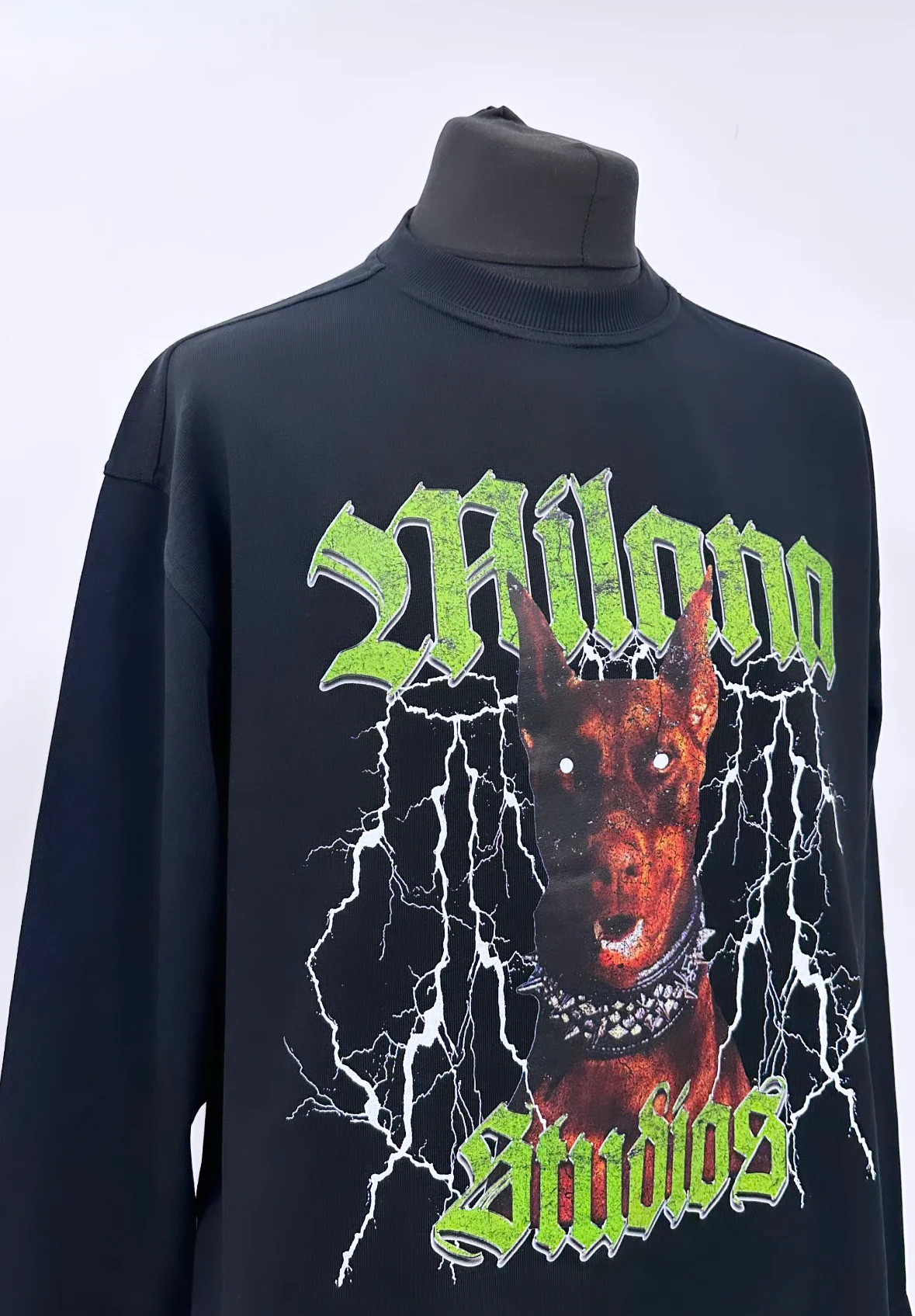 Black Heavyweight Graphic Long Sleeve T-shirt. - Image 4