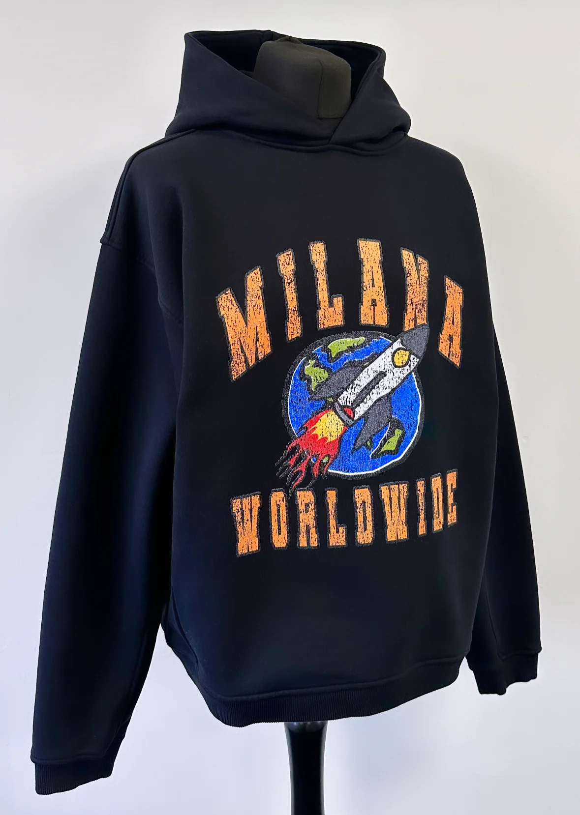 Black Heavyweight Worldwide Hoodie. - Image 3