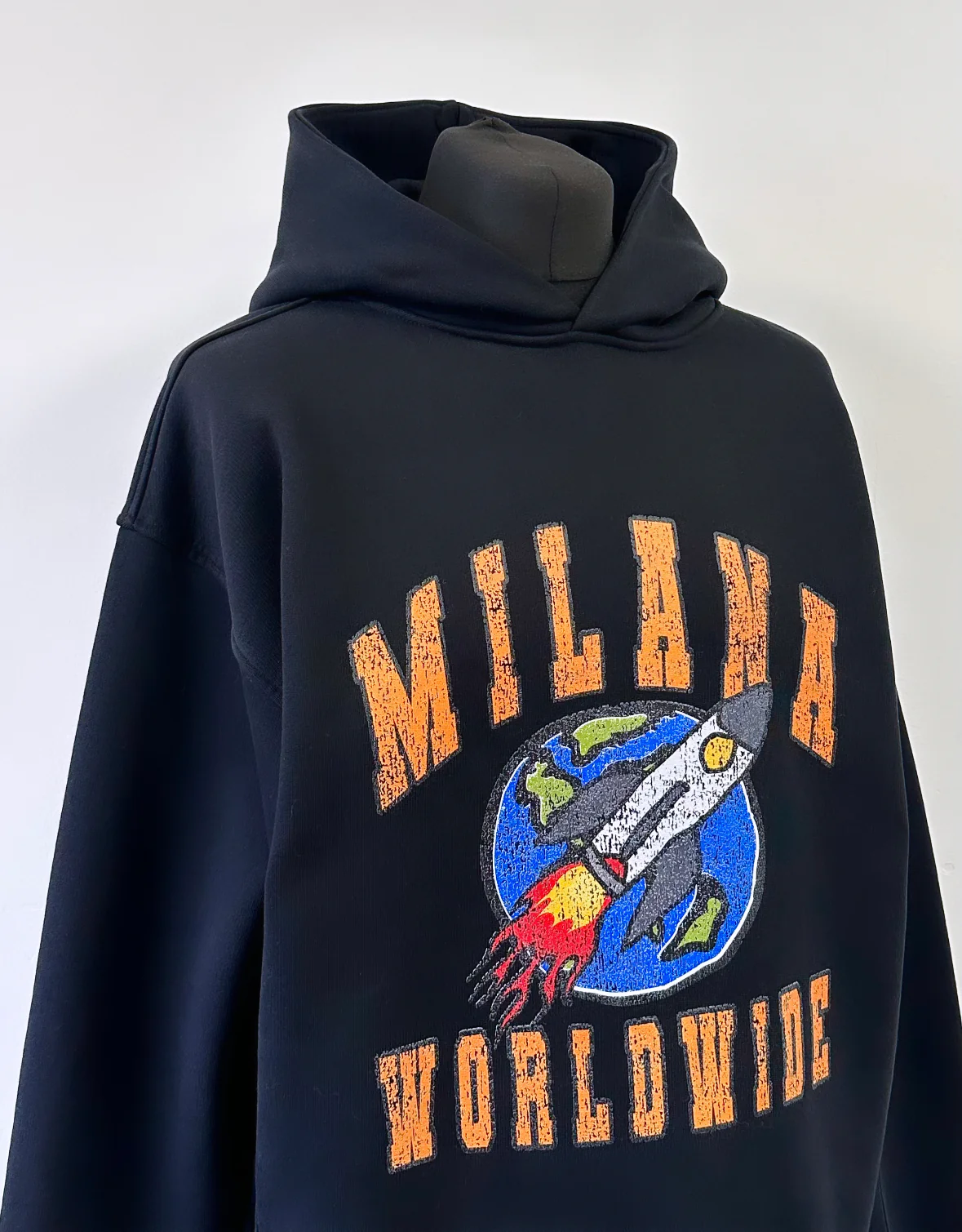 Black Heavyweight Worldwide Hoodie. - Image 4