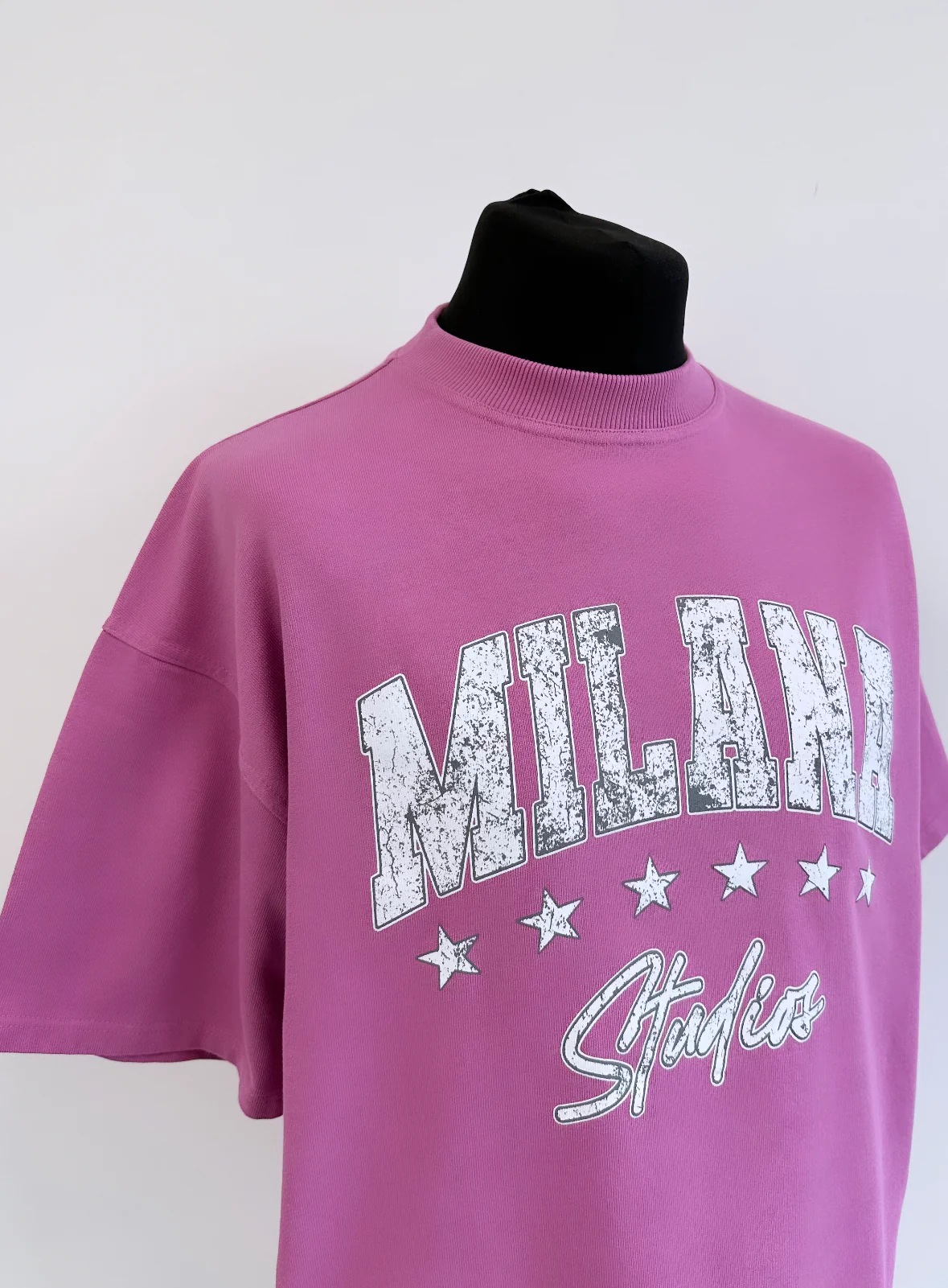 Raspberry Star Heavyweight T-shirt. - Image 4