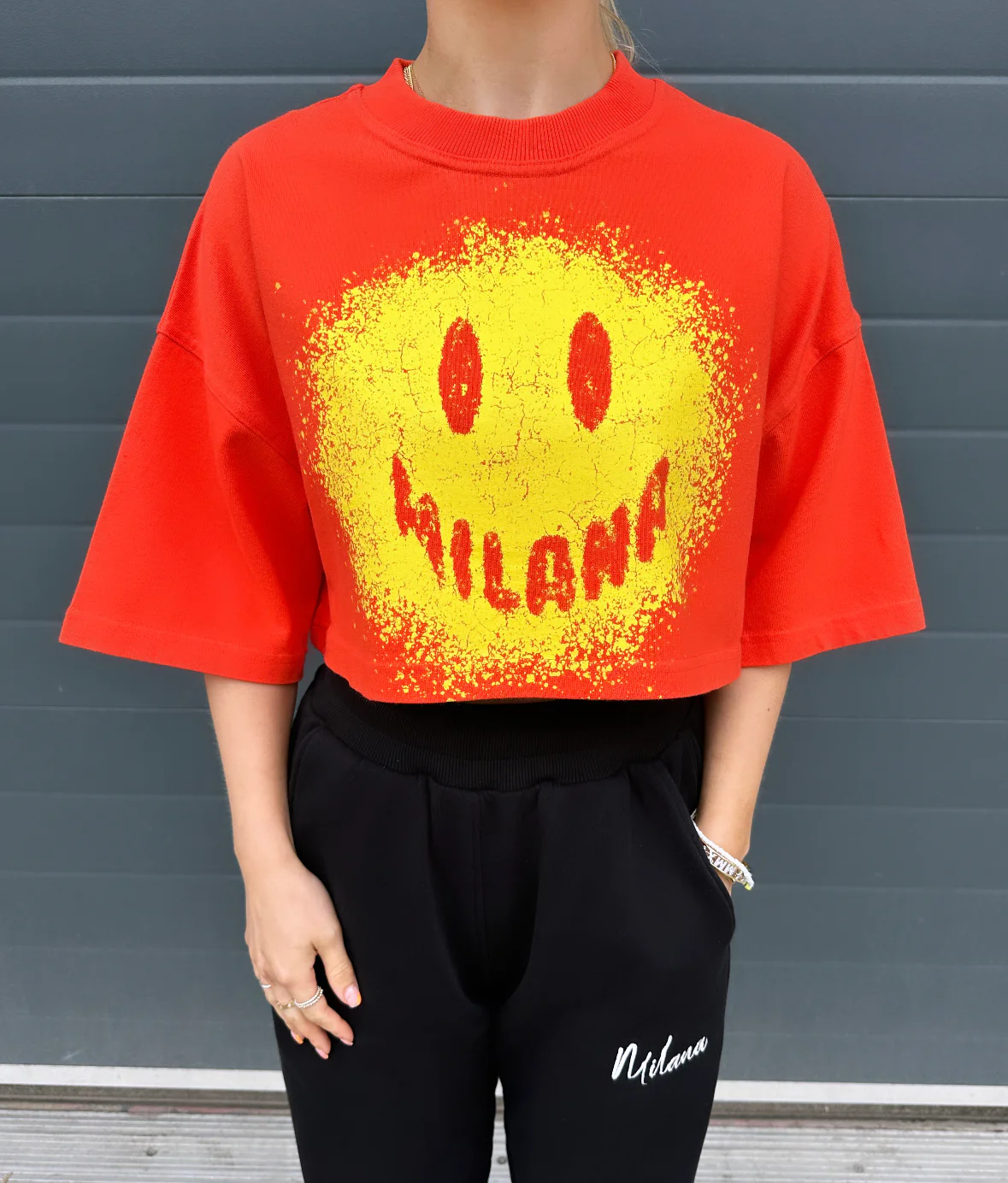 Red Splatter Smiley Cropped Heavyweight T-shirt. - Image 3