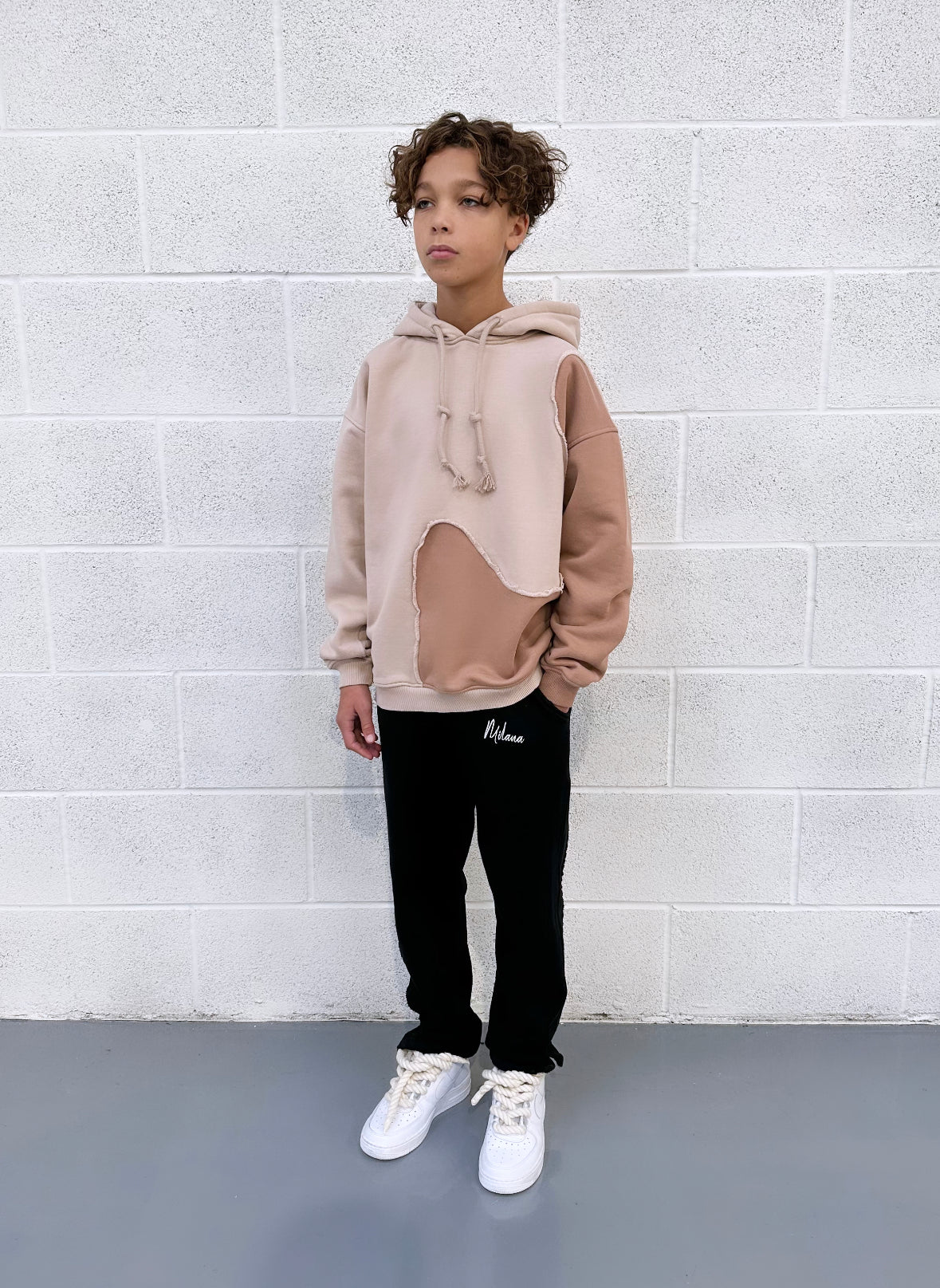 Swirl Kids Hoodie - Taupe / Brown. - Image 3