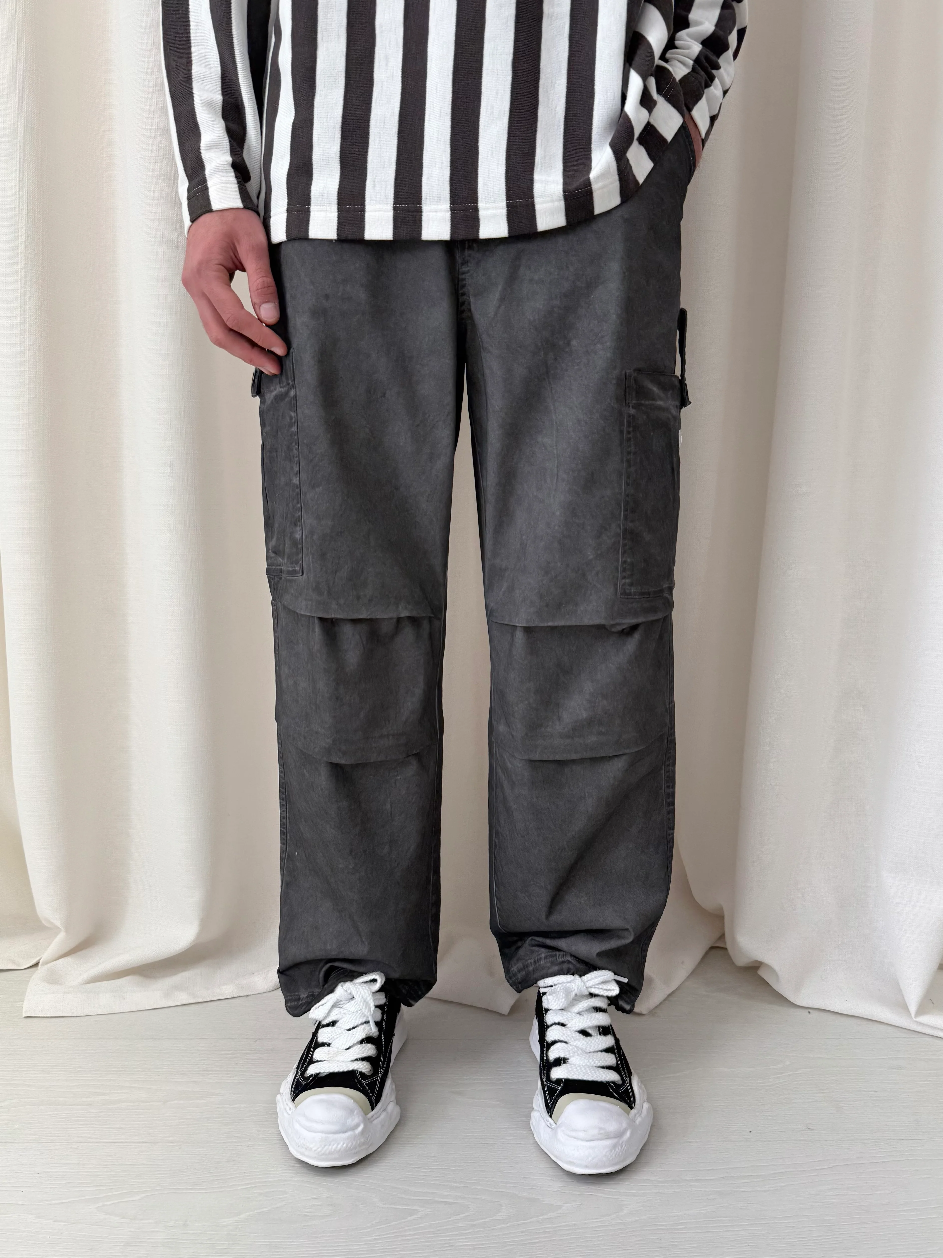 Vintage Black Cargo Pants. - Image 4