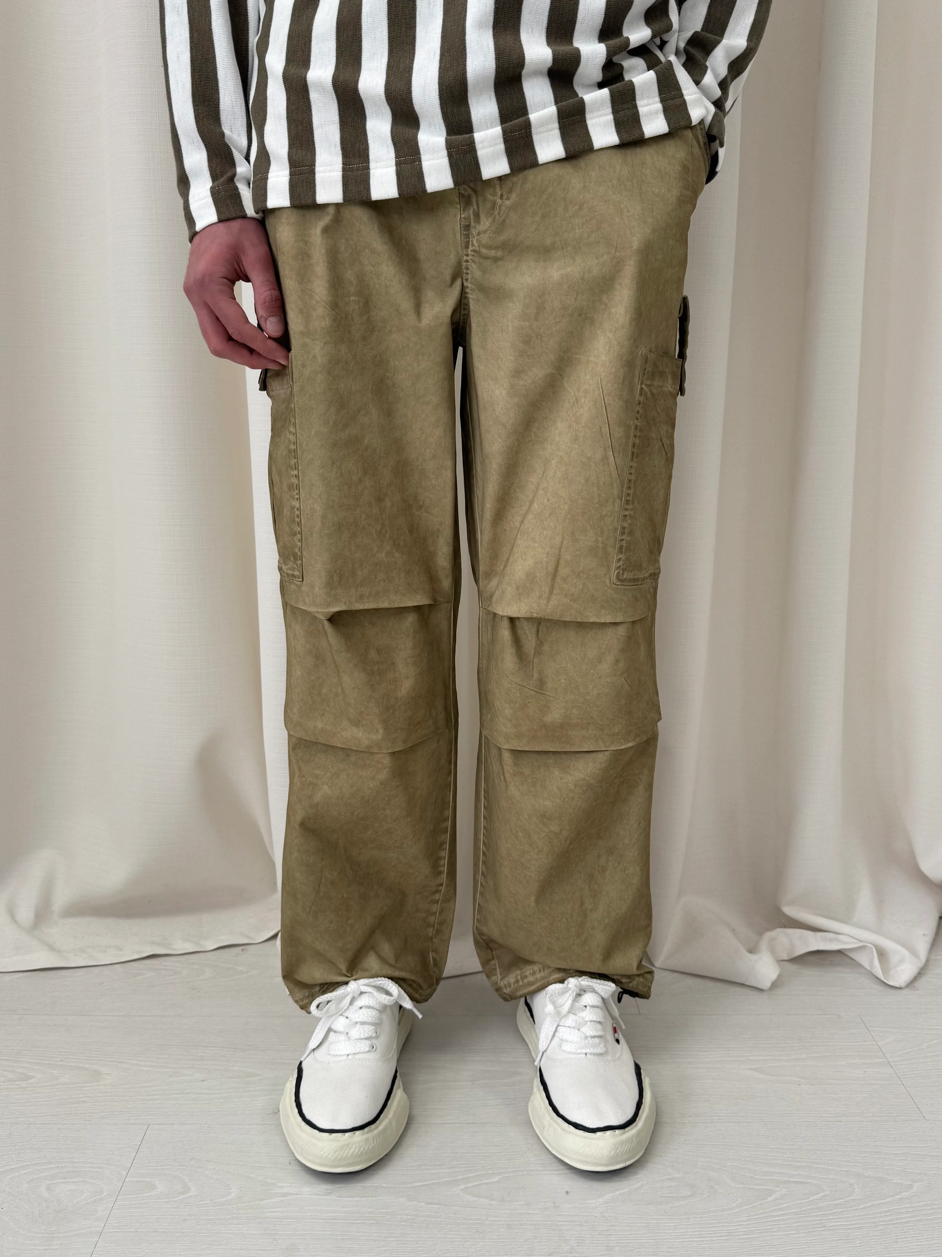 Vintage Khaki Green Cargo Pants. - Image 3