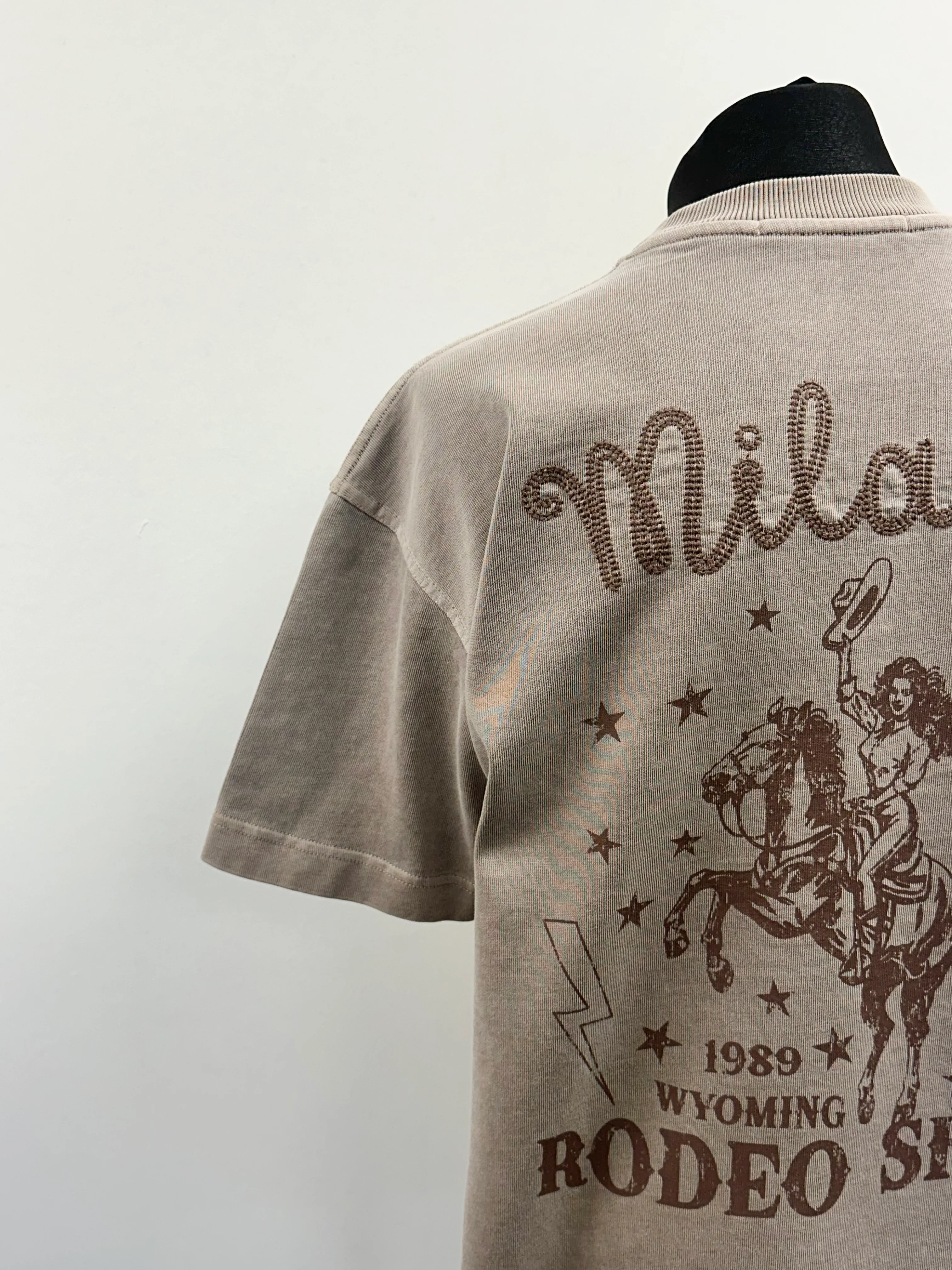 Washed Taupe Rodeo Show Heavyweight T-shirt. - Image 3